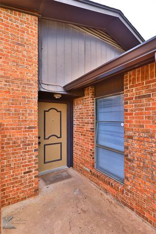 Foto del edificio - 3117 Button Willow Ave
