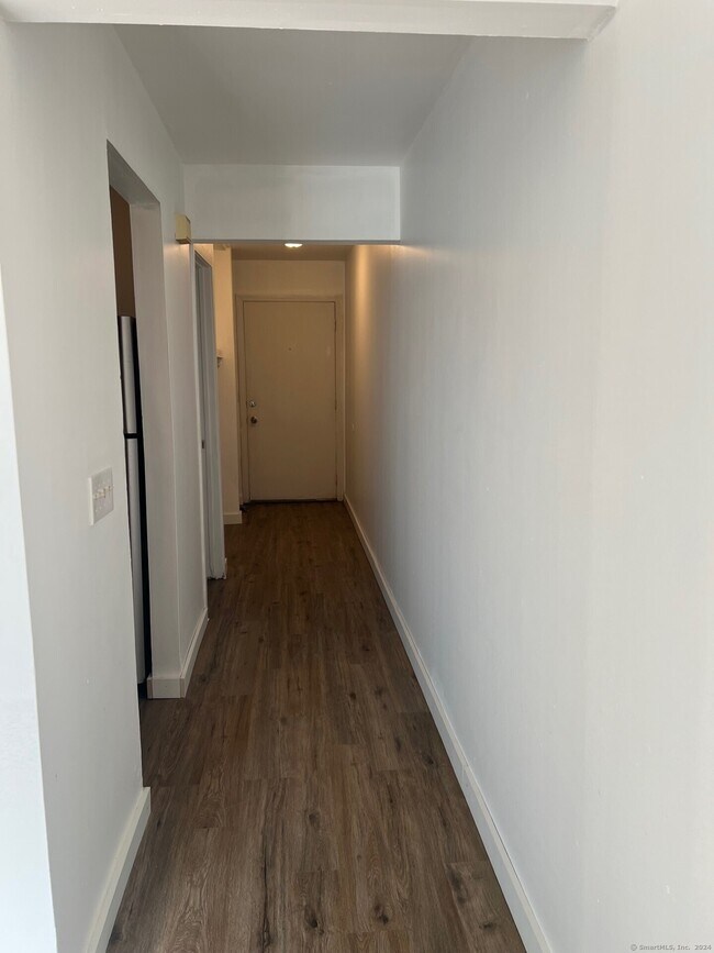 Foto del edificio - 1079 Ella T Grasso Blvd