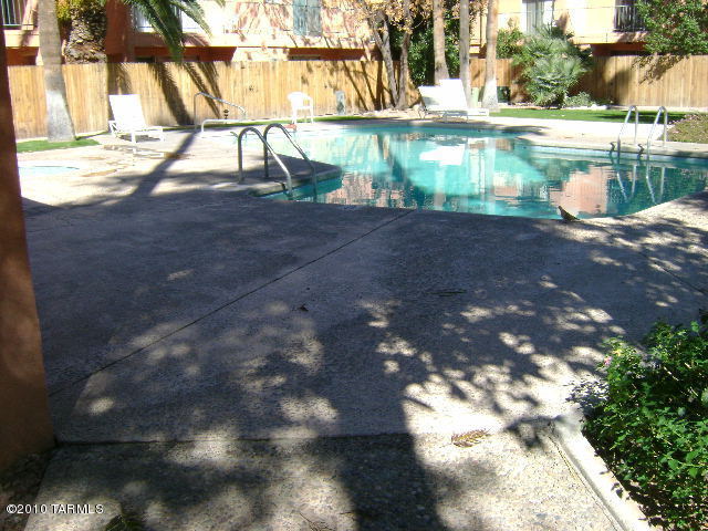 Foto del edificio - 1345 E Fort Lowell Rd