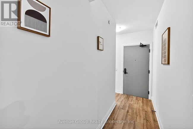 Photo du bâtiment - 700 Sheppard Ave W