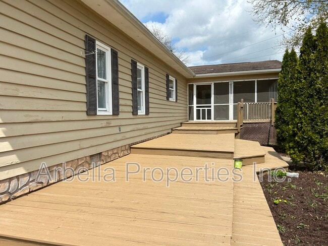 Building Photo - 295 Arrowood Rd