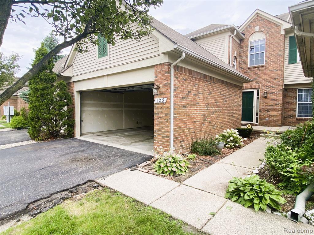 122 Legacy Park Cir, Dearborn Heights, MI 48127 Condo for Rent in