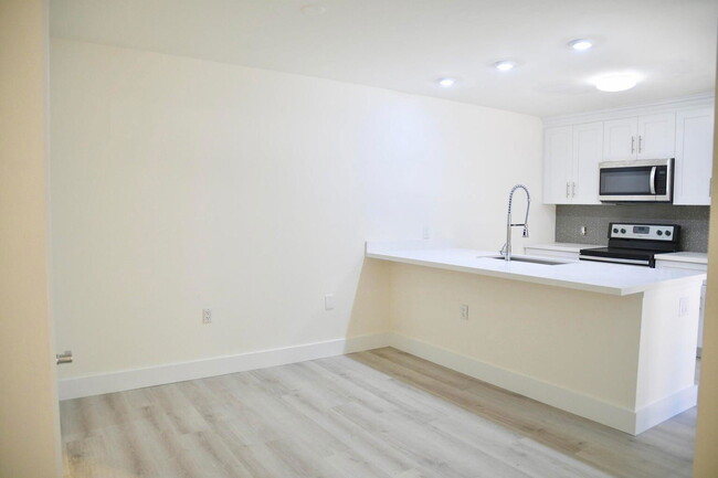 Foto del edificio - 55th Way, West Palm Beach, FL 33409 - 2 BR...