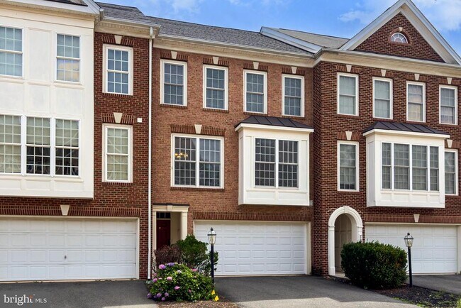 Foto del edificio - 21776 Ladyslipper Sq