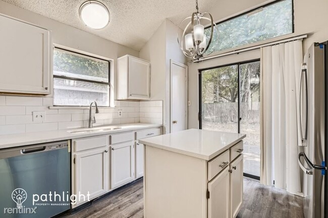 Building Photo - 3 br, 2 bath House - 304 Mahogany Drive UNIT