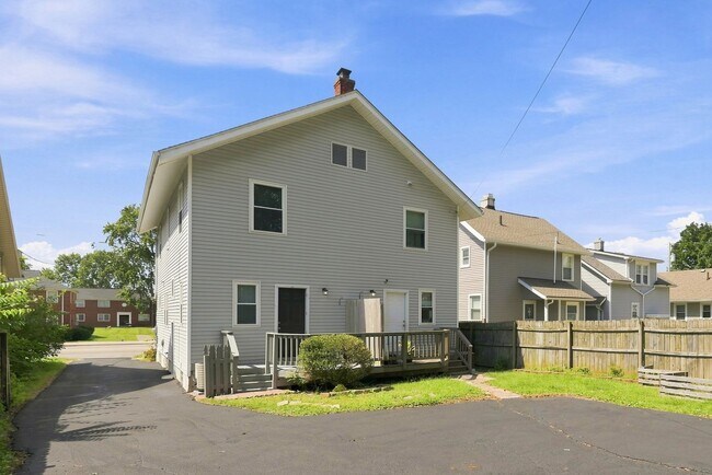 Foto del edificio - 1512-1514 S Smithville Rd
