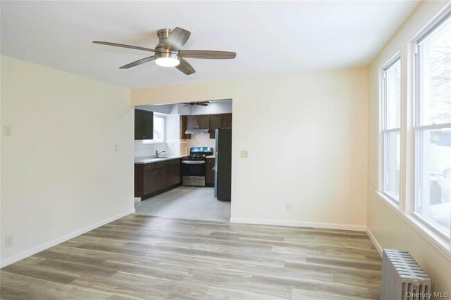 Building Photo - 24-10 Gillmore St