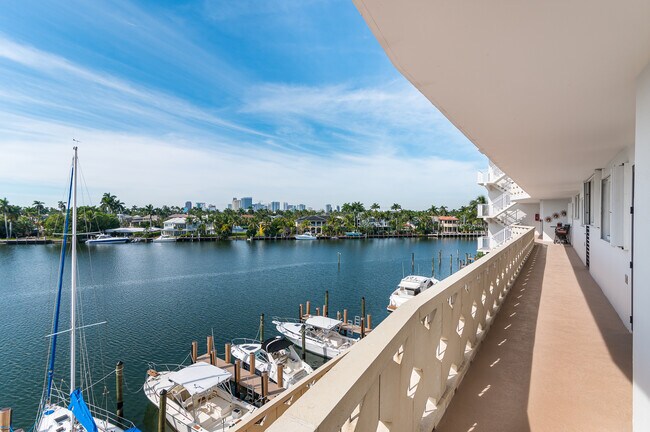 Balcony - 333 Sunset Dr