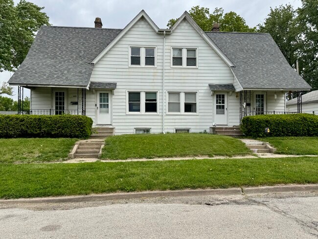 Building Photo - 625 25th Ave