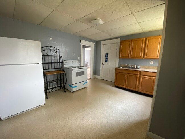 Kitchen - 198 W State St