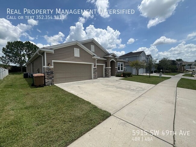 Building Photo - 5915 SW 49th Ave