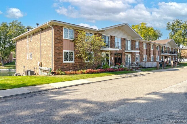 Foto del edificio - 54781 Shelby Rd