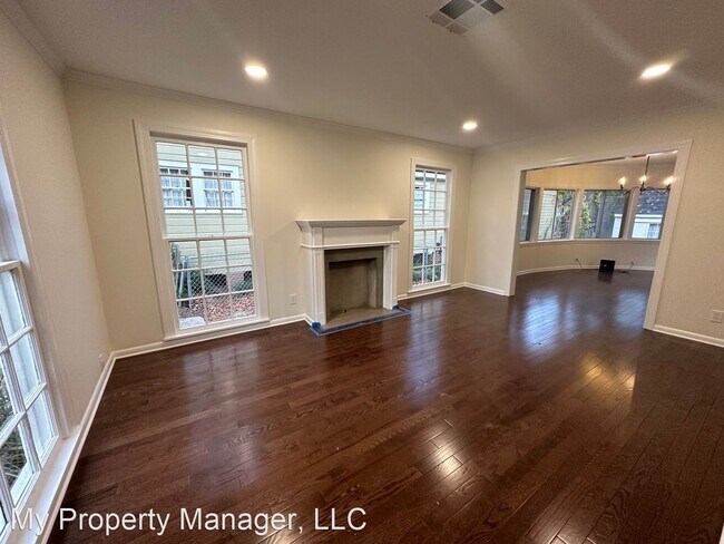 Foto del edificio - 3 br, 2 bath House - 3917 Baltimore Avenue