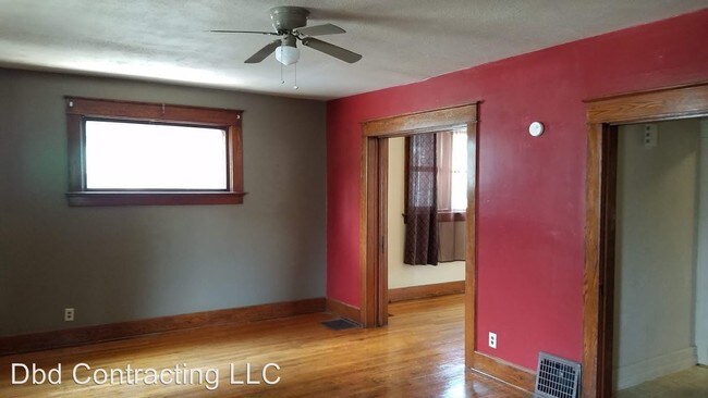 Building Photo - 3 br, 1 bath House - 120 W Wildwood
