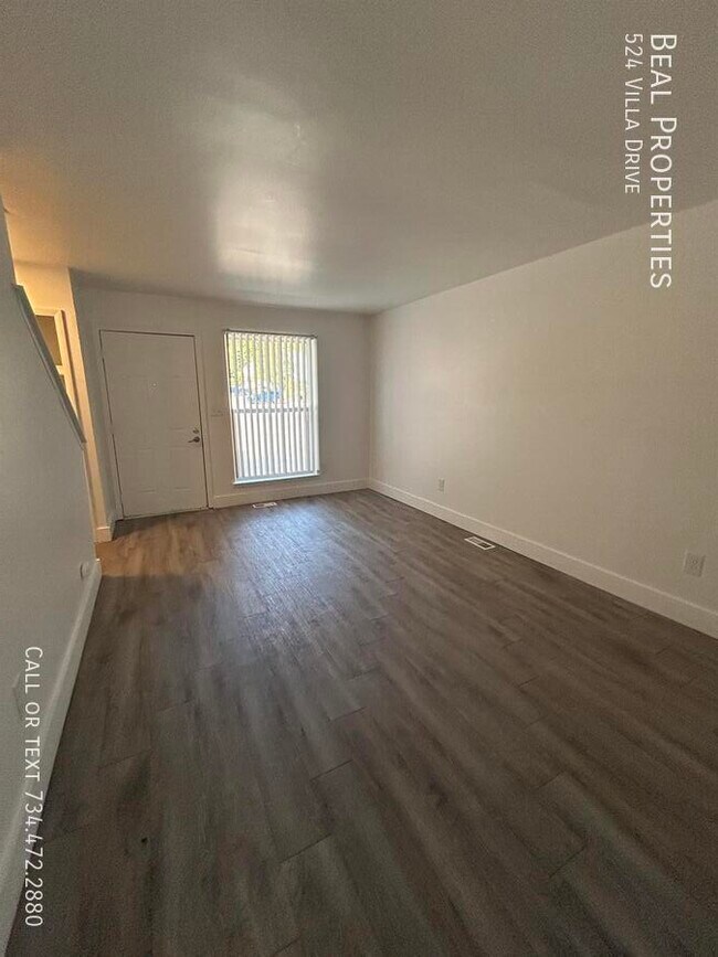 Building Photo - 524 Villa Dr