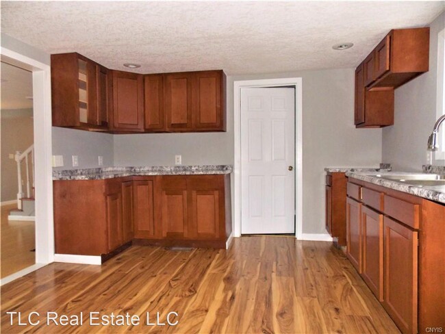 Building Photo - 5 br, 2 bath House - 6136 State Route 3
