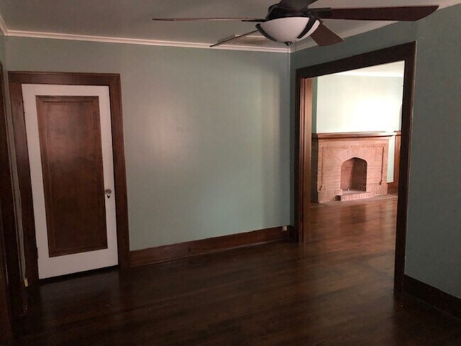 Foto del edificio - Charming 1-Bedroom Duplex in Historic Gate...
