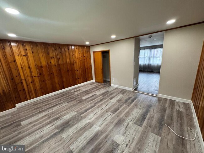 Foto del edificio - 7936 Lansdale Rd