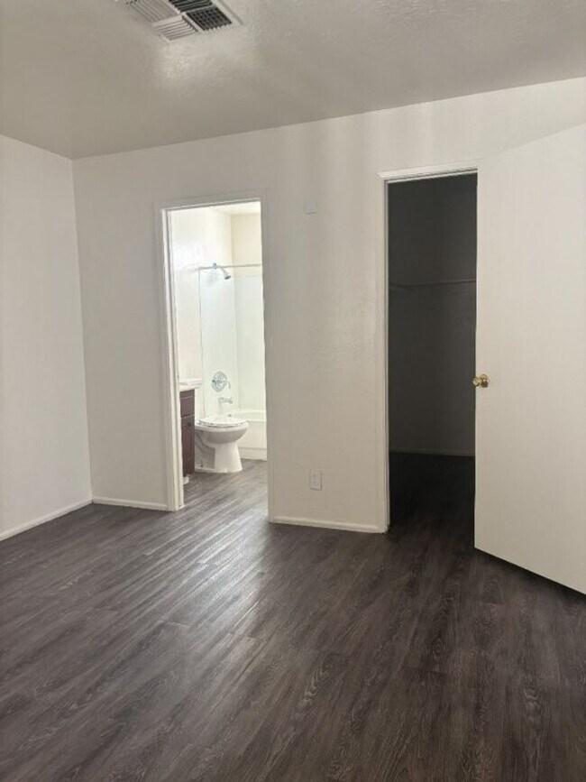 Foto del edificio - 771-773.5 Brighton