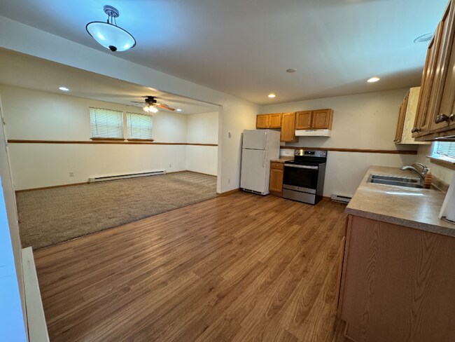 Building Photo - 153-155 W Paradise Dr