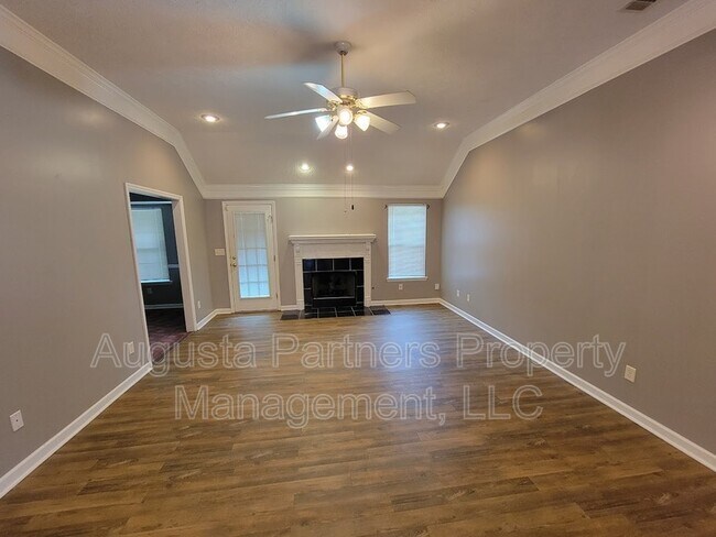 Foto del edificio - 1314 Wendell Ln