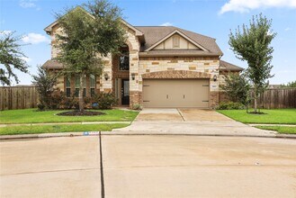 Building Photo - 8903 Lost Castle Wy