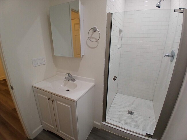 Baño - 17244 Kingsbury St