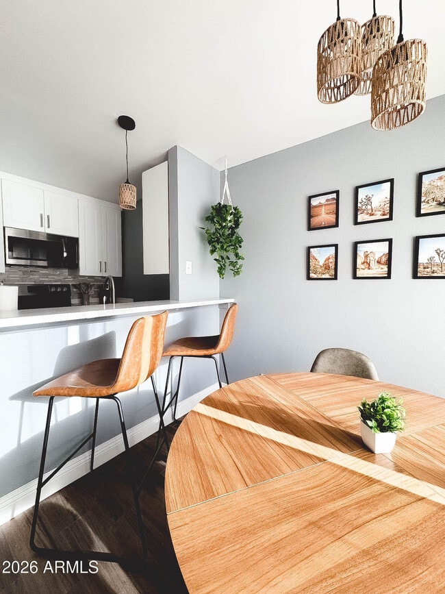 Building Photo - 8055 E Thomas Rd