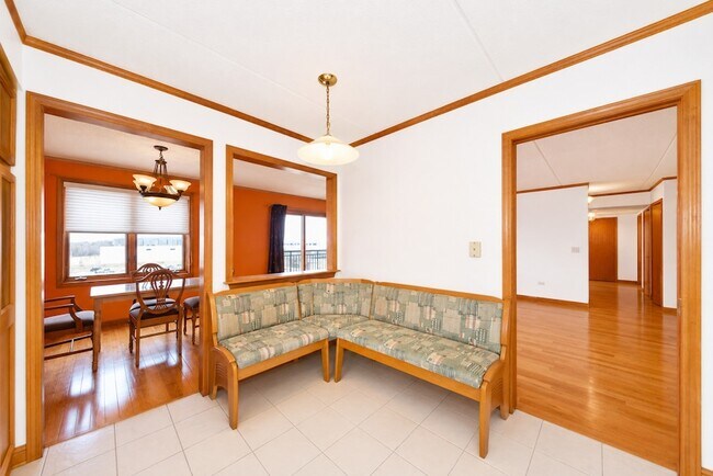 Foto del edificio - 4210 N Natchez Ave