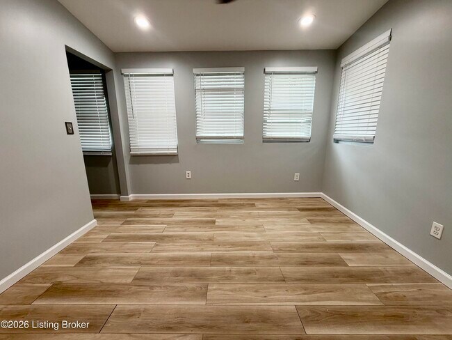 Building Photo - 406 Evergreen Rd