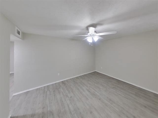 Foto del edificio - 3221 Edgebrook Dr