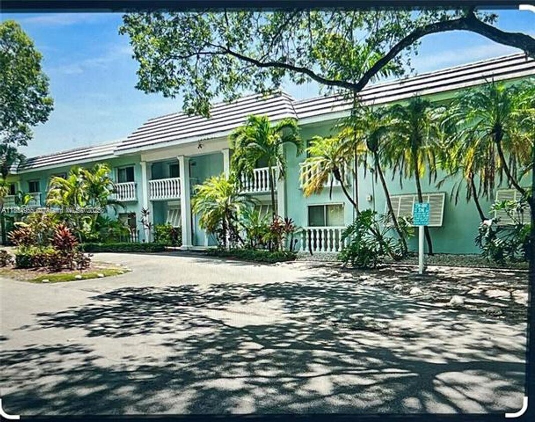 Foto principal - 1200 Mariposa Ave