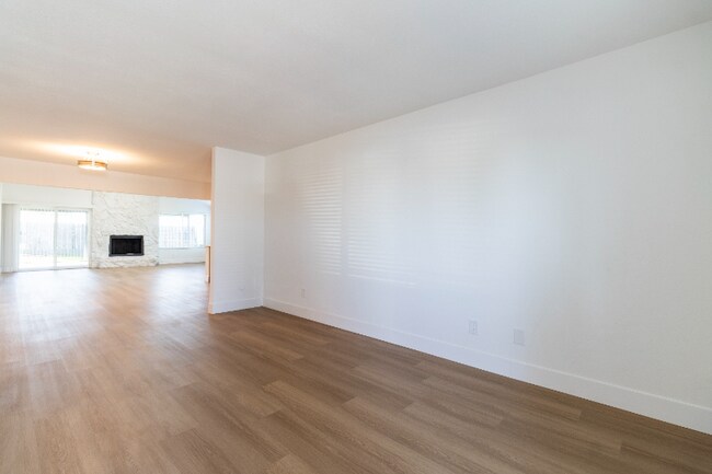 Foto del edificio - 10766 Parkdale Ave