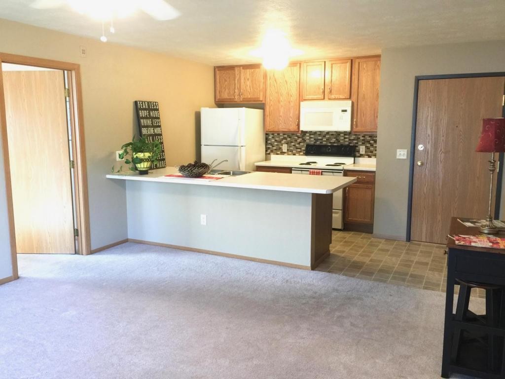 Primary Photo - 4121 W. Newcomb Dr 202
