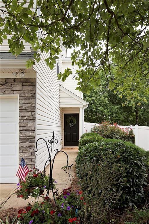 Building Photo - 312 Pieris Dr