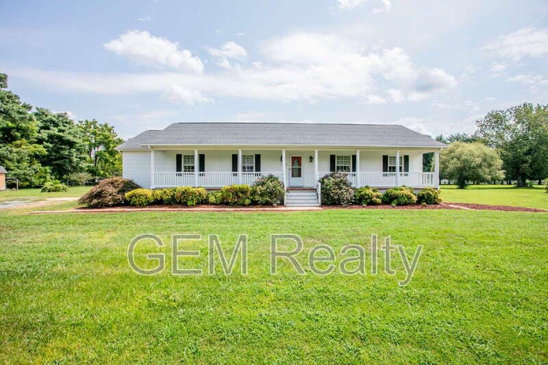 Primary Photo - 15617 Mockingbird Ln