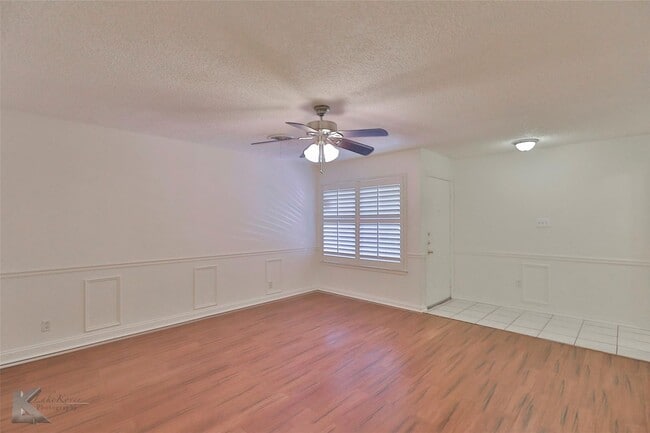 Building Photo - Chimney Rock Duplex