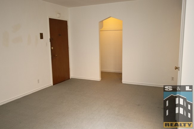 Building Photo - 1665 Chestnut St
