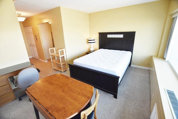 Building Photo - 555 E William St