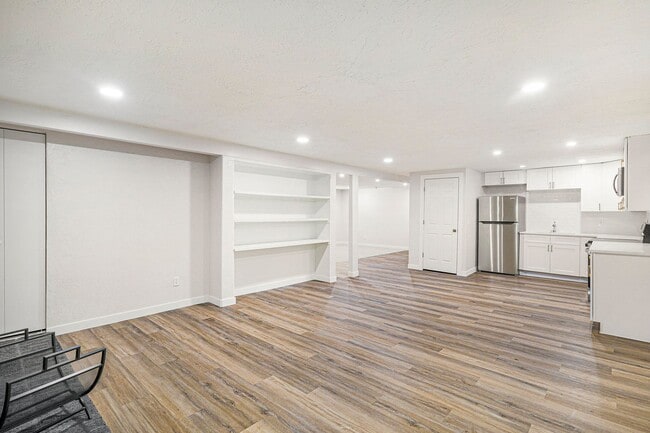 Building Photo - Pecos9881