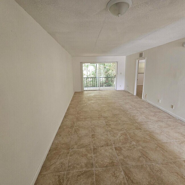 Building Photo - 7800 Colony Cir S