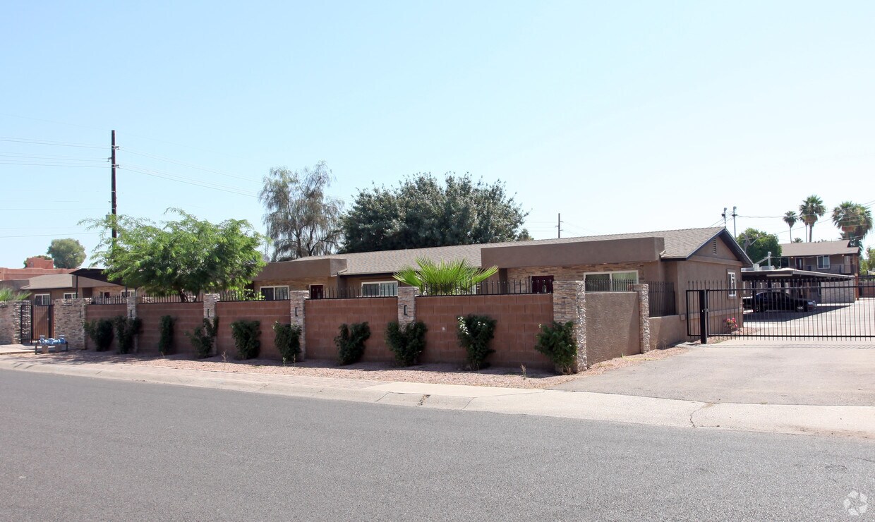 Primary Photo - Mustang Apartments