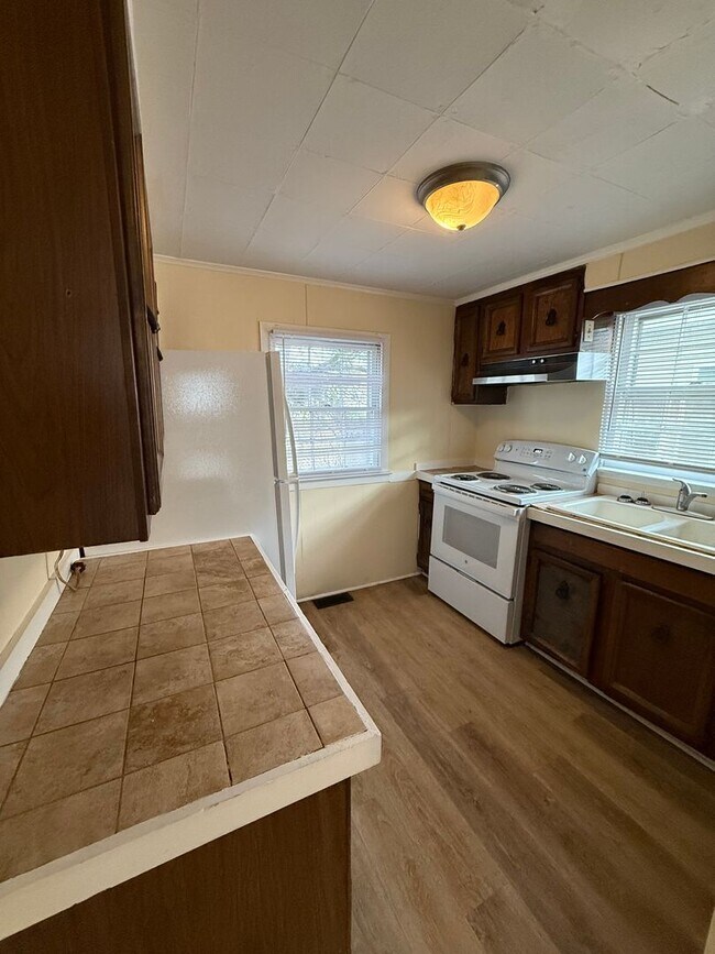 Building Photo - Downtown Wilmington - 3 Bedroom House