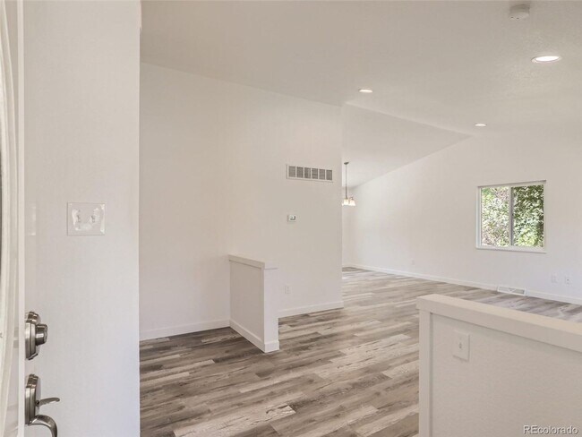 Foto del edificio - Stunningly Renovated Residence in the Colu...