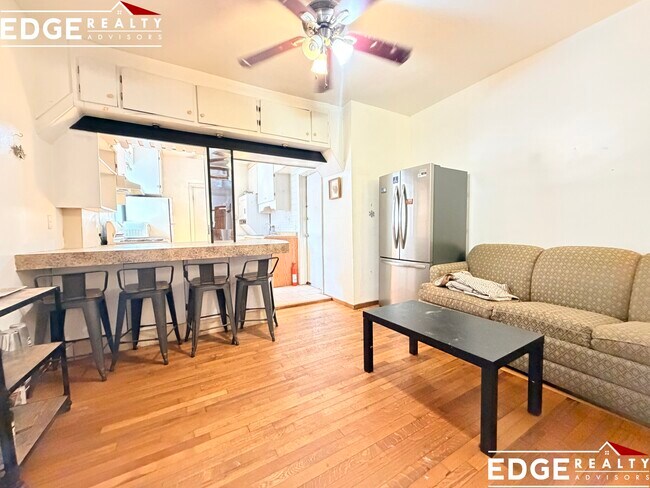 Foto del edificio - 46 Park Vale Ave