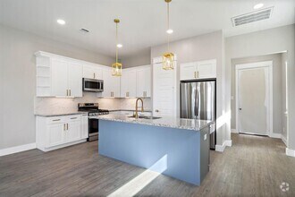 Building Photo - 4909 Fisk St