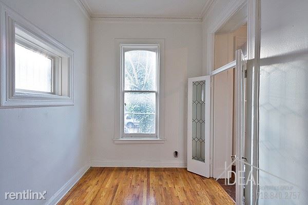 Primary Photo - 450 Clinton Ave