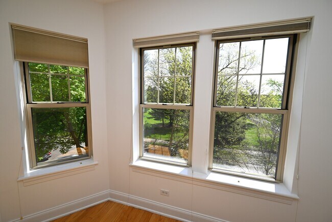 Foto del edificio - 7404 N Oakley Ave