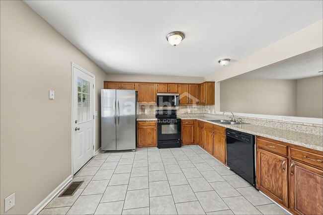 Foto del edificio - 302 Holland Ridge Dr