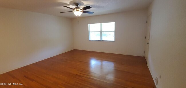 Foto del edificio - 1083 Willow Branch Ave